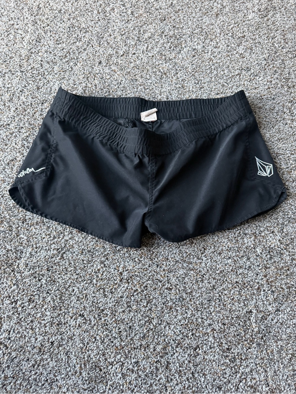 Volcom Women's Black Short Boardshorts Y2K Surf Swim Dolphin Hem